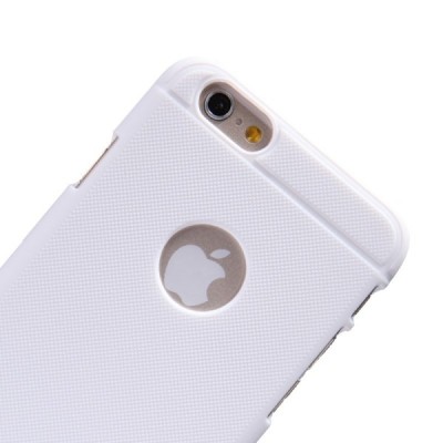Nillkin Frosted Shield Apple iPhone 6 (6s) baltas plastikinis dėklas + apsauginė ekrano plėvelė / Priedai.lt