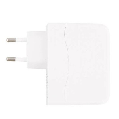 „T'nB“ sieninis tinklo įkroviklis (pakrovėjas) su keturiais USB lizdais / Priedai.lt