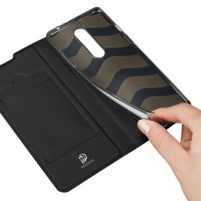 Dux Ducis Skin serijos OnePlus 8 juodas odinis atverčiamas dėklas | Priedai.lt