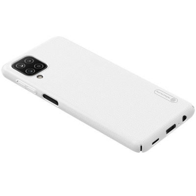 Samsung Galaxy A12 (A125F) Nillkin Frosted Shield baltas plastikinis dėklas, nugarėlė | Priedai.lt