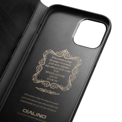 Apple iPhone 13 Pro „QIALINO“ atverčiamas juodas odinis dėklas - knygutė | Priedai.lt