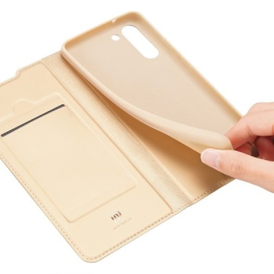 „Dux Ducis“ Skin serijos Samsung Galaxy S21 FE (Fan Edition) 5G auksinis odinis atverčiamas dėklas | Priedai.lt