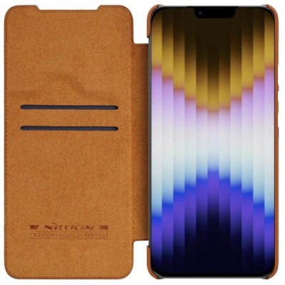 Prabangus „Nillkin“ Qin Pro serijos rudas odinis atverčiamas Apple iPhone 14 Plus dėklas | Priedai.lt