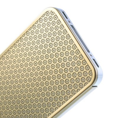 Stilingas auksinis, metalinis Apple iPhone 4, 4S dėklas (dėkliukas) raižytas gėlytėmis / Priedai.lt